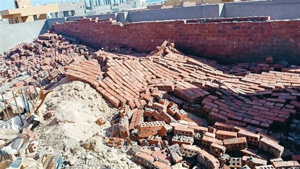 حملة لإزالة المباني المخالفة للبناء بحي جنوب الغردقة في البحر الأحمر – المحرر العربي